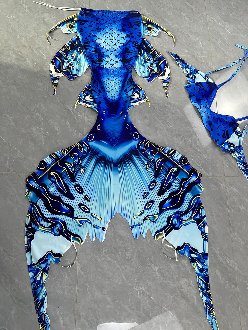 Colorful Dreamy Mermaid Tail A - đánh giá và giá Aquarium